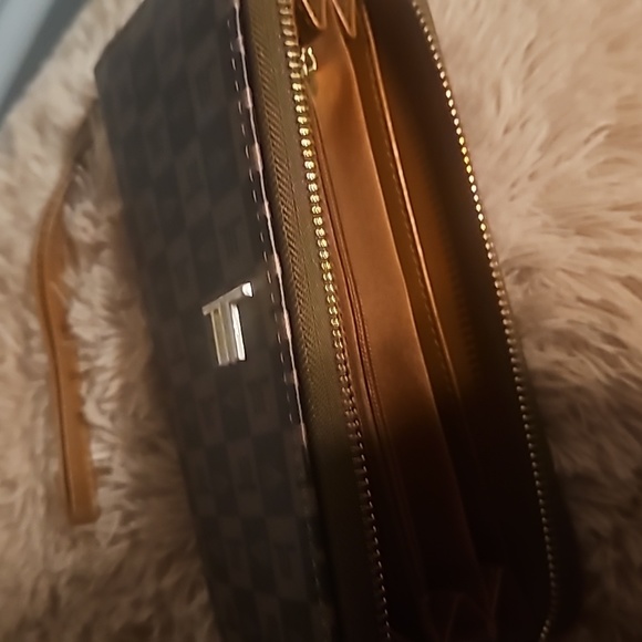 Wallet - Picture 2 of 3